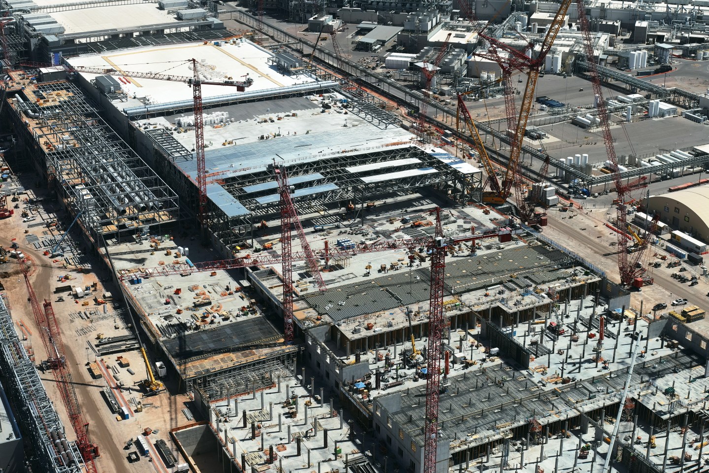 Intel is building two new chip plants near Phoenix, part of an industrywide building spree across the U.S.<br />
Courtesy of Intel Corporation