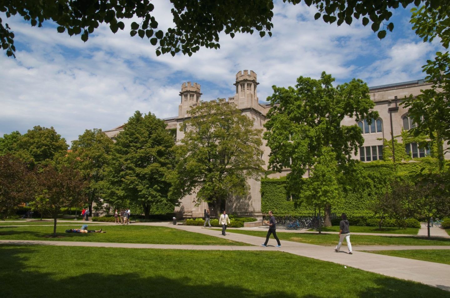 1. University of Chicago (Booth)