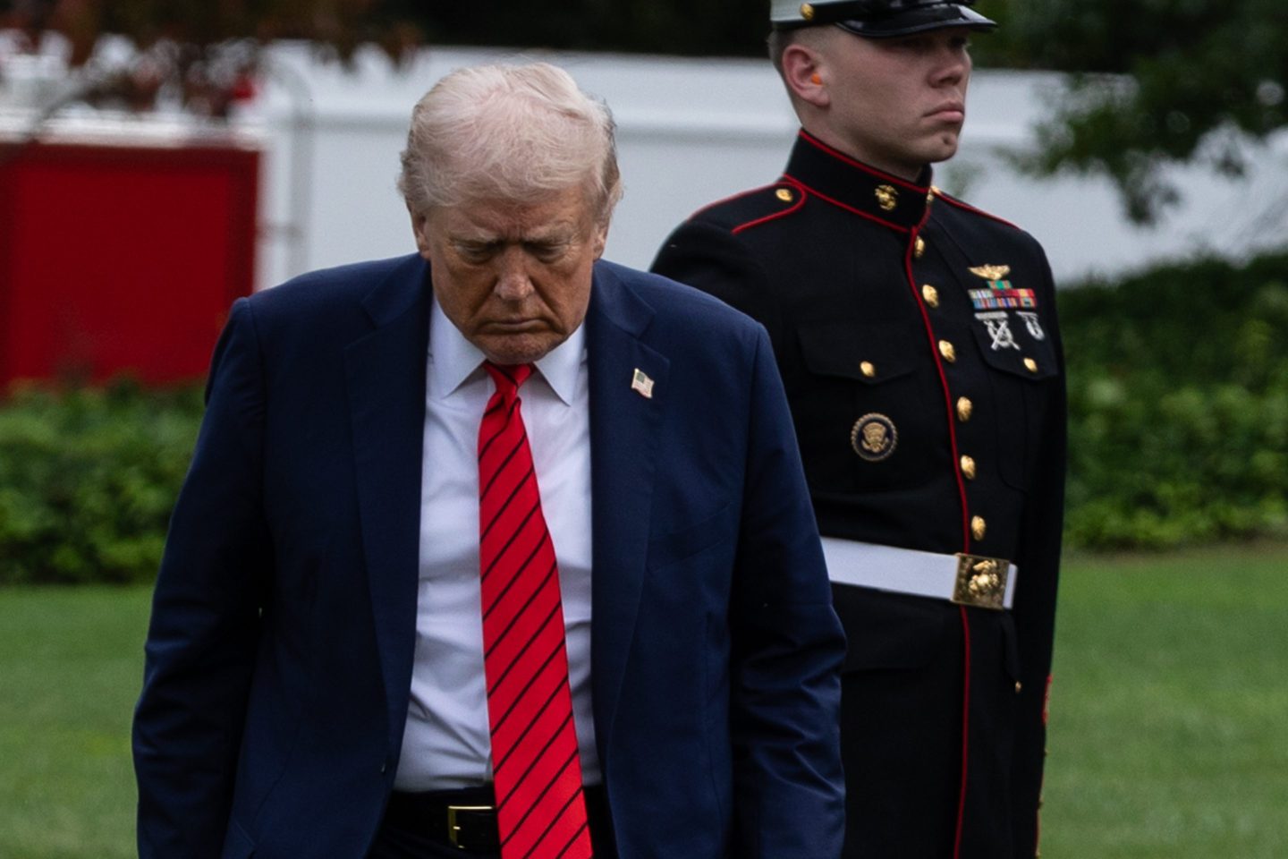 WASHINGTON, DC &#8211; OCTOBER 10: U.S. President Donald Trump returns to the White House following a visit to Walter Reed National Military Medical Center on October 10, 2025 in Washington, DC. President Trump traveled to Walter Reed to visit with troops and receive a medical check up. (Photo by Anna Rose Layden/Getty Images)